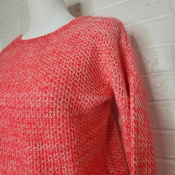 So junior's hot pink knit pullover sweater size medium - Picture 4 of 6